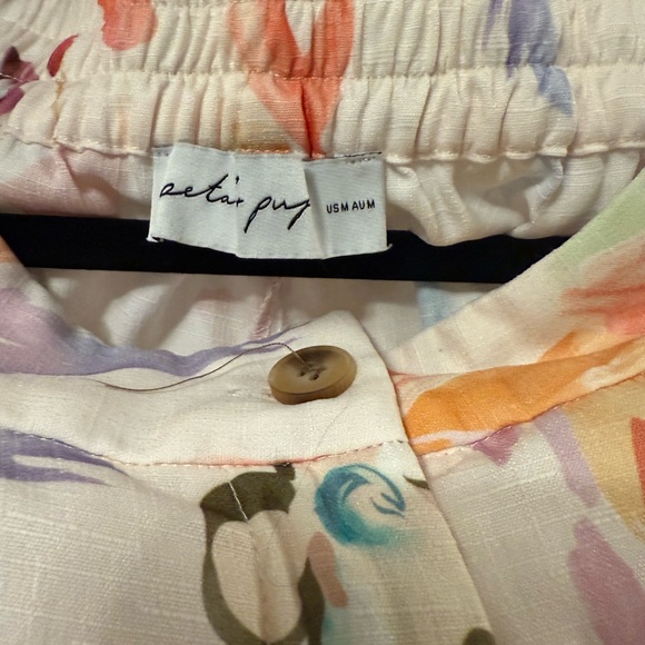 Petal & Pup Carey Cropped Top - Picture 6 of 9